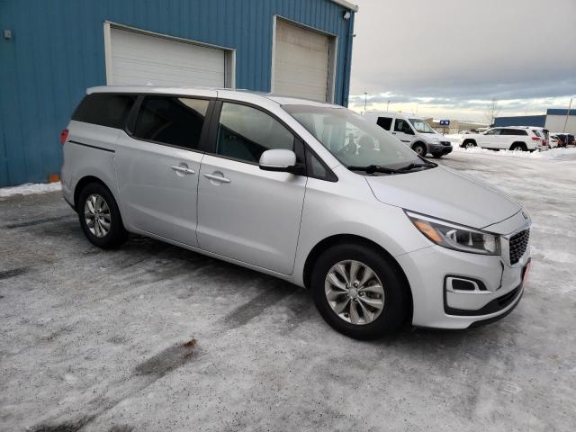 KNDMB5C13K6547907 - 2019 KIA SEDONA LX SILVER photo 4