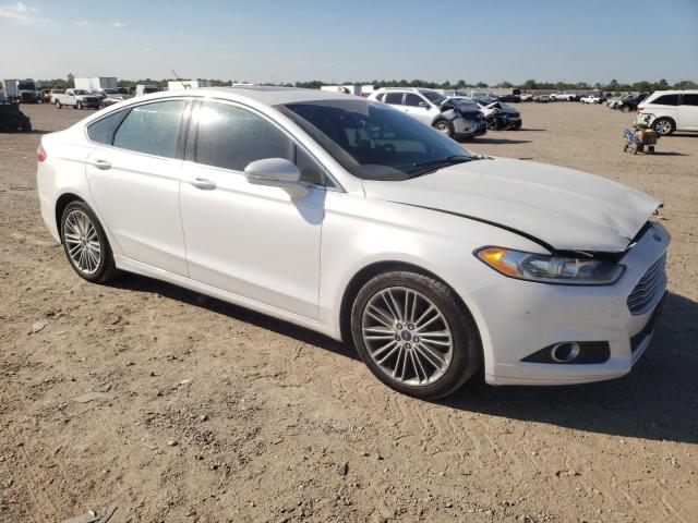 3FA6P0HD5FR136507 - 2015 FORD FUSION SE WHITE photo 4