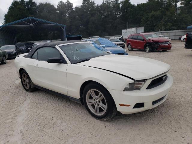 1ZVBP8EM3C5276465 - 2012 FORD MUSTANG WHITE photo 4