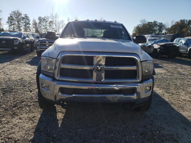 3C7WRKFL7JG270825 - 2018 RAM 4500 WHITE photo 5