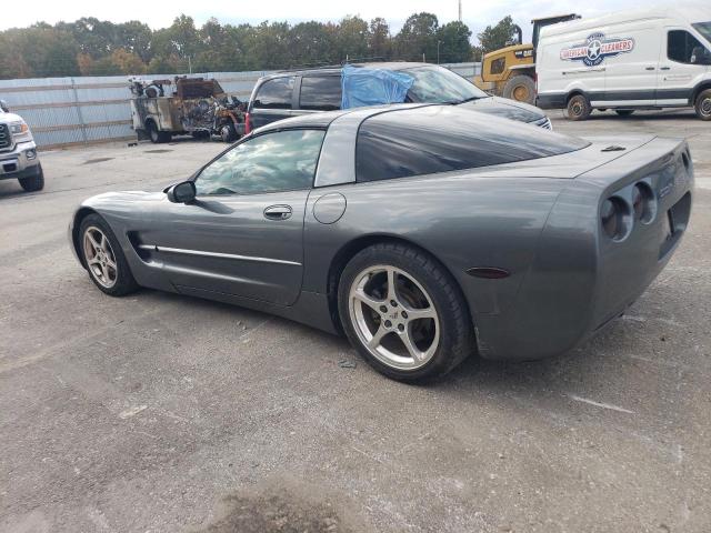 1G1YY22G845109017 - 2004 CHEVROLET CORVETTE GRAY photo 2