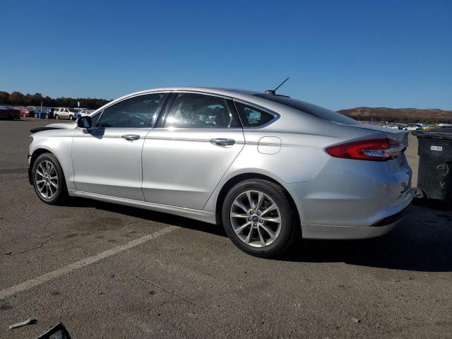 3FA6P0HD1HR331832 - 2017 FORD FUSION SE SILVER photo 2