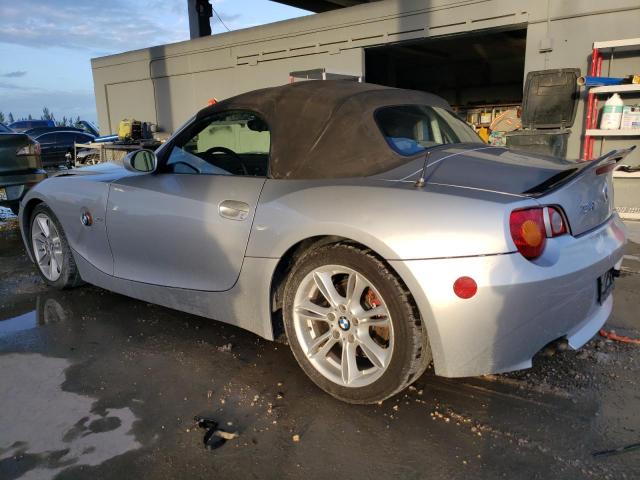 4USBT53463LU01755 - 2003 BMW Z4 3.0 فضي صورة 2