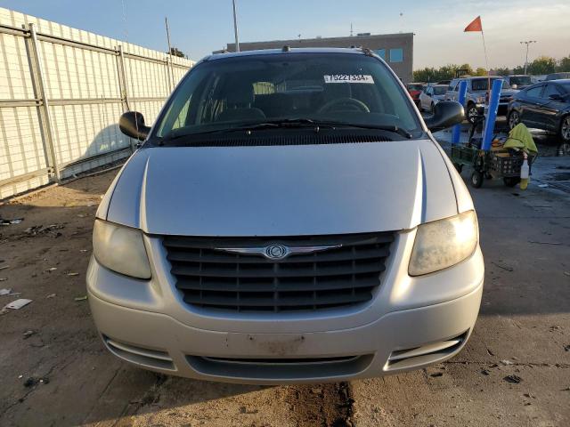 1C4GP45R05B431202 - 2005 CHRYSLER TOWN & COU ვერცხლისფერი ფოტო 5