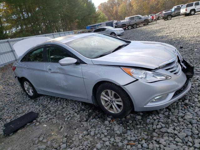 5NPEB4AC5DH662648 - 2013 HYUNDAI SONATA GLS SILVER photo 4