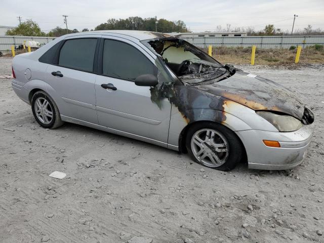 1FAFP343X2W158153 - 2002 FORD FOCUS SE SILVER photo 4