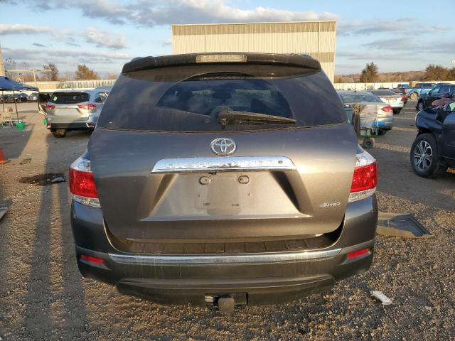 5TDBK3EH4CS094470 - 2012 TOYOTA HIGHLANDER BASE GRAY photo 6