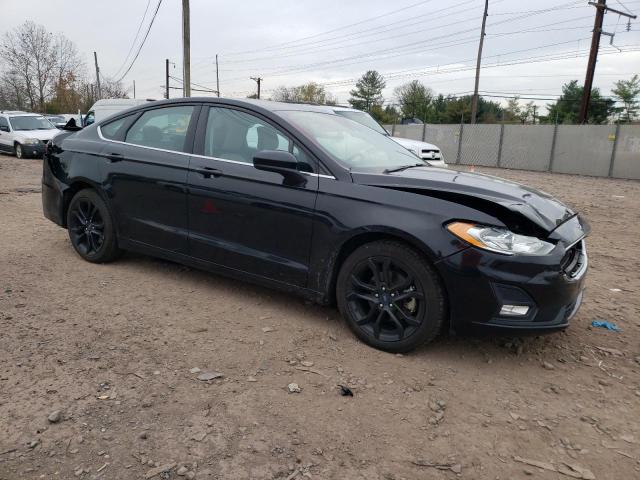 3FA6P0HD4KR126478 - 2019 FORD FUSION SE BLACK photo 4