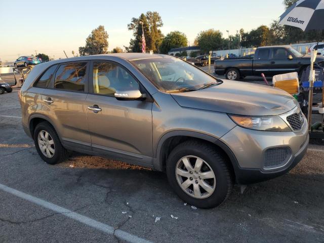 5XYKT3A15DG345534 - 2013 KIA SORENTO LX GRAY photo 4