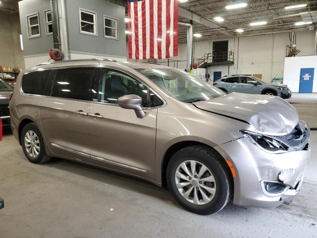 2C4RC1EG5JR260833 - 2018 CHRYSLER PACIFICA TOURING L PLUS TAN photo 4