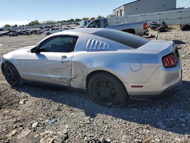 1ZVBP8AM1B5108473 - 2011 FORD MUSTANG SILVER photo 2