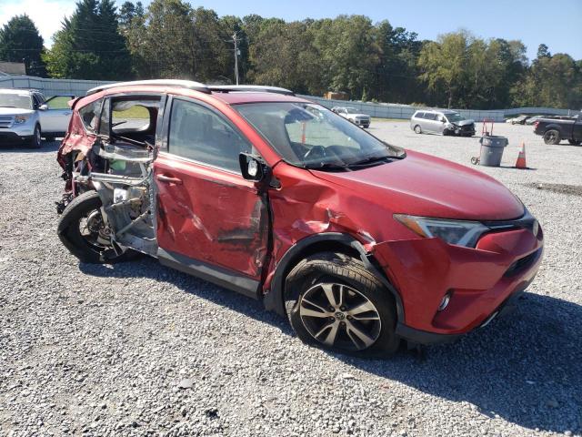 JTMRFREV4HJ156384 - 2017 TOYOTA RAV4 XLE RED photo 4