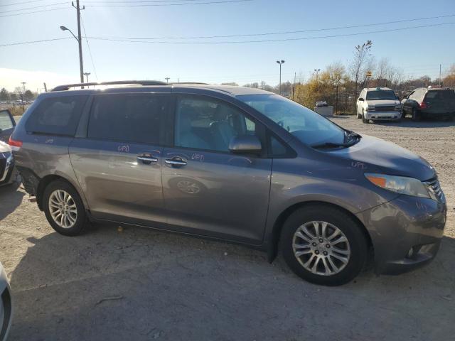 5TDYK3DC5BS047379 - 2011 TOYOTA SIENNA XLE GRAY photo 4