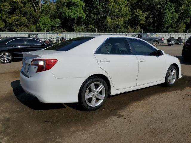 4T1BF1FK1EU741744 - 2014 TOYOTA CAMRY L WHITE photo 3