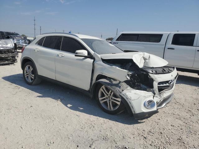 WDCTG4EB8JJ424915 - 2018 MERCEDES-BENZ GLA 250 WHITE photo 4