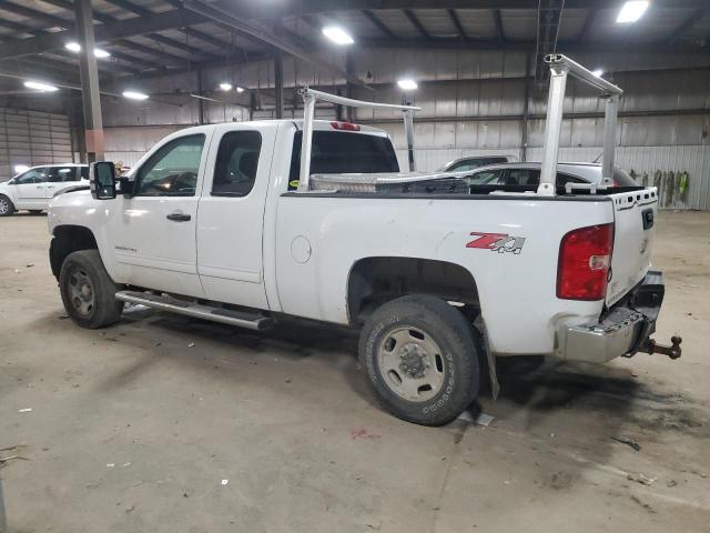 1GC2KXC87DZ161136 - 2013 CHEVROLET SILVERADO K2500 HEAVY DUTY LT WHITE photo 2