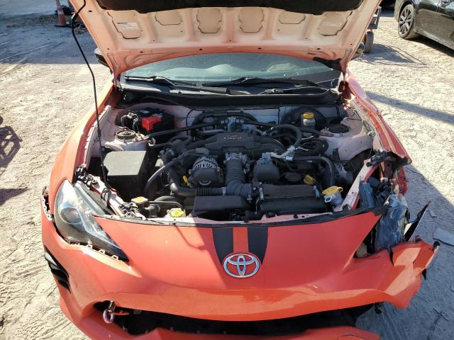 JF1ZNAA15H8707863 - 2017 TOYOTA 86 BASE ORANGE photo 11