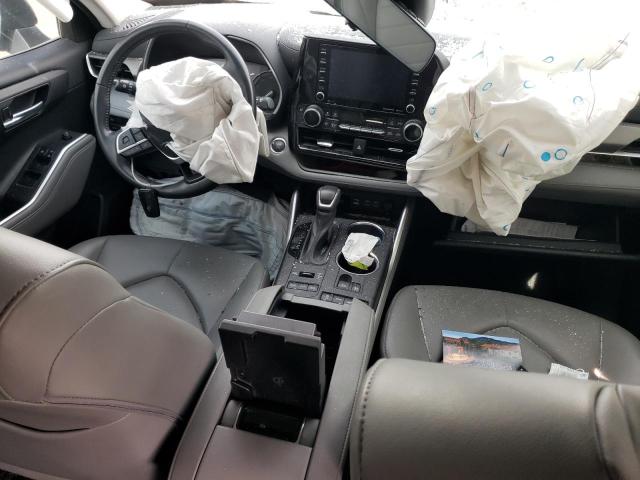 5TDHZRBH2NS570666 - 2022 TOYOTA HIGHLANDER XLE BLUE photo 8