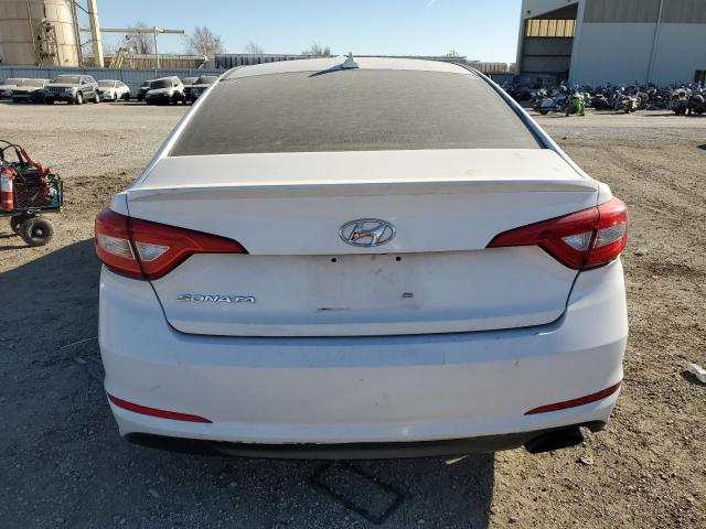 5NPE24AF8FH002827 - 2015 HYUNDAI SONATA SE WHITE photo 6