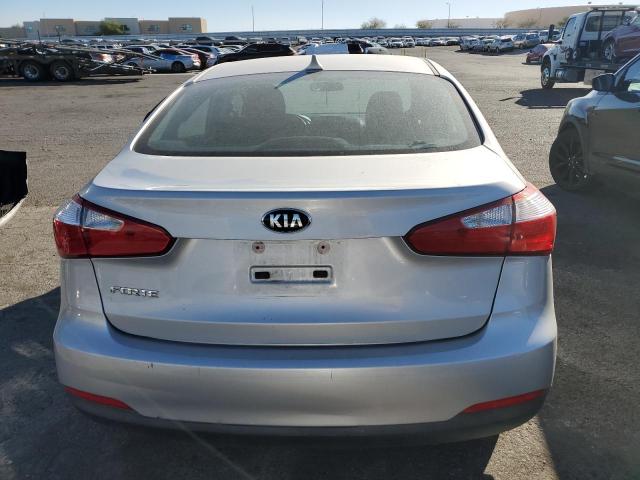 KNAFK4A63G5565321 - 2016 KIA FORTE LX SILVER photo 6