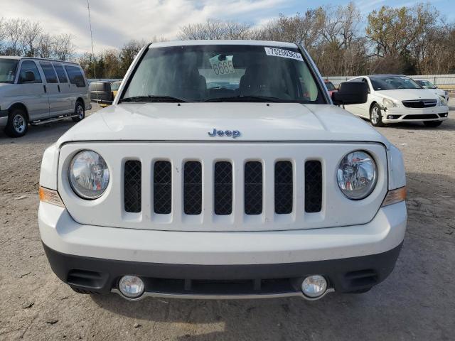 1C4NJRFB5GD586407 - 2016 JEEP PATRIOT LATITUDE WHITE photo 5