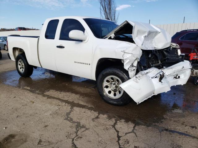 1GCEC19X97Z606082 - 2007 CHEVROLET SILVERADO C1500 CLASSIC WHITE photo 4