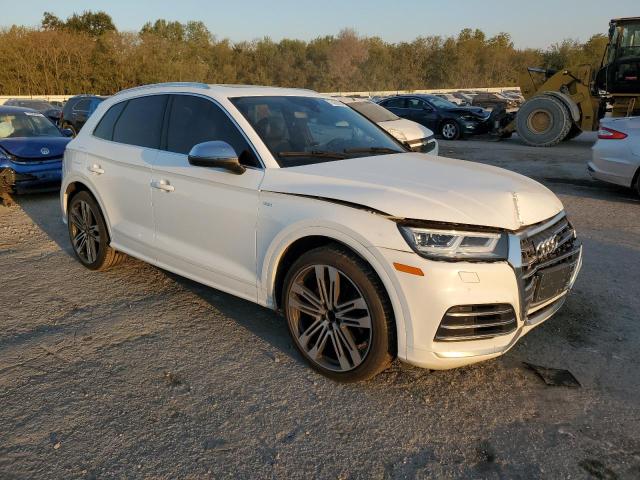 WA1C4AFY6J2024596 - 2018 AUDI SQ5 PRESTIGE WHITE photo 4