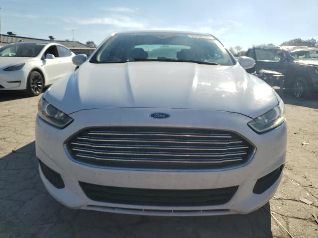 3FA6P0H72GR311386 - 2016 FORD FUSION SE WHITE photo 5