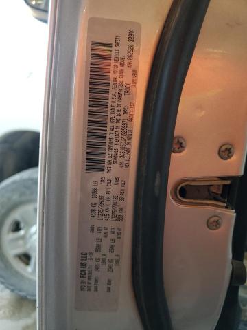 3C6UR5CJ7JG259971 - 2018 RAM 2500 ST Silber Foto 12