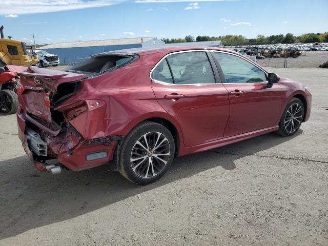 4T1B11HK0JU620306 - 2018 TOYOTA CAMRY L RED photo 3