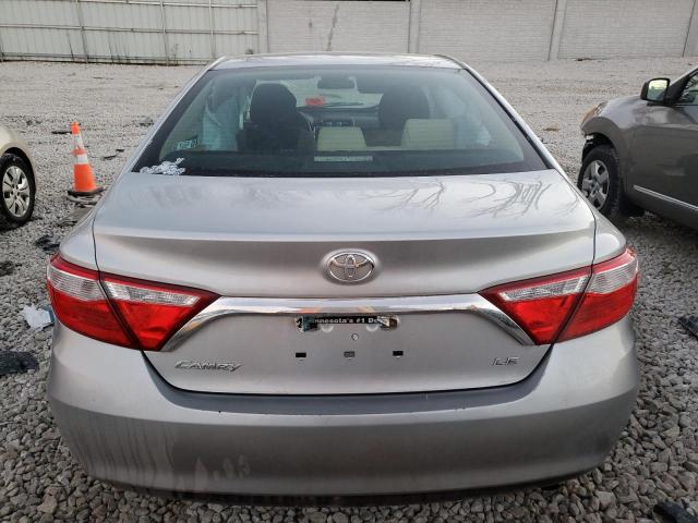 4T1BF1FKXHU414277 - 2017 TOYOTA CAMRY LE SILVER photo 6