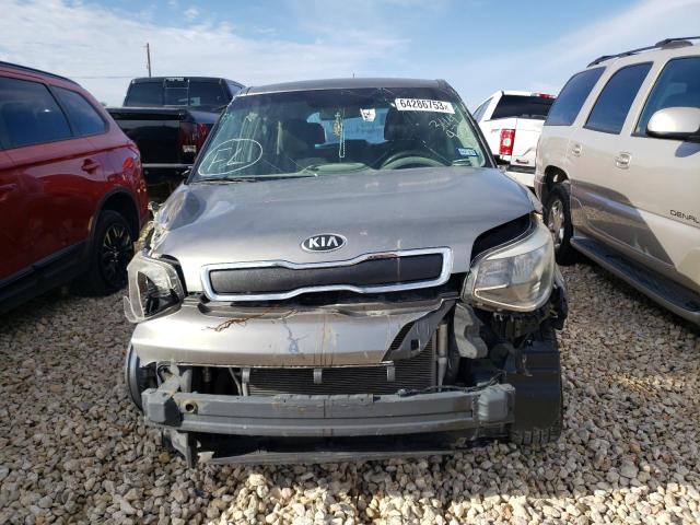 KNDJN2A20G7344978 - 2016 KIA SOUL SILVER photo 5