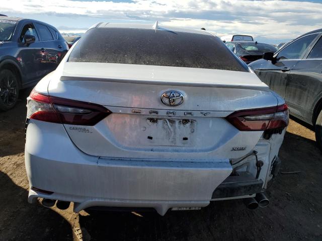 4T1K61AK0MU597447 - 2021 TOYOTA CAMRY XSE WHITE photo 6