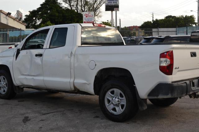 5TFUM5F16JX077080 - 2018 TOYOTA TUNDRA DOUBLE CAB SR/SR5 WHITE photo 5