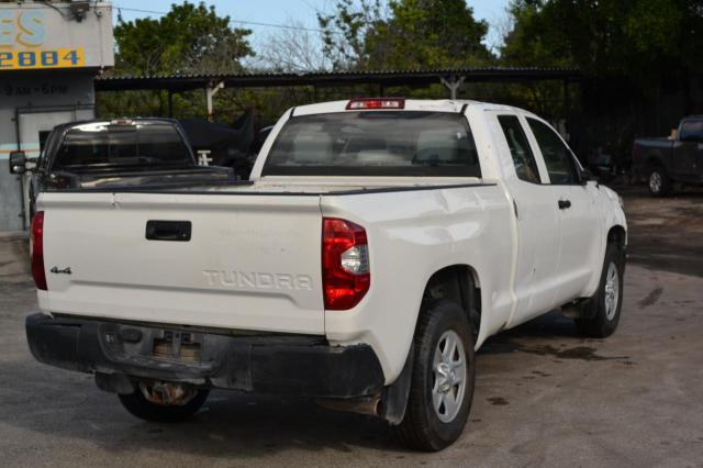 5TFUM5F16JX077080 - 2018 TOYOTA TUNDRA DOUBLE CAB SR/SR5 WHITE photo 7