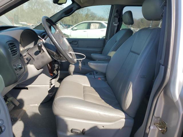 2C8GP54L74R506981 - 2004 CHRYSLER TOWN & COU TOURING 银色 照片 7