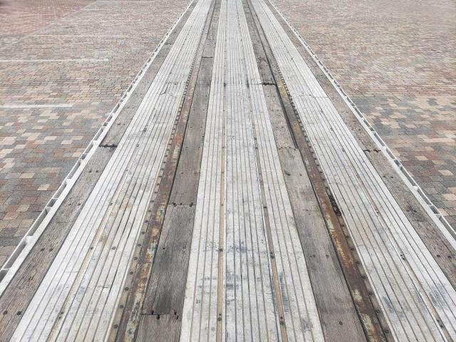 1UYFS2487CA239402 - 2012 UTILITY 48 X 102 BLACK photo 5