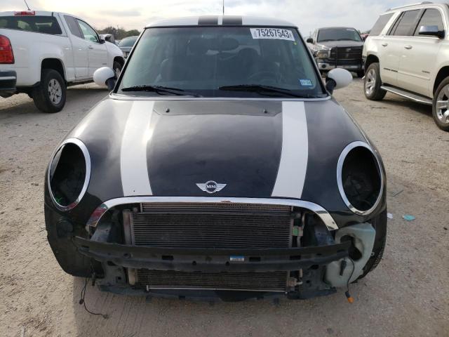 WMWSU3C57BT094687 - 2011 MINI COOPER BLACK photo 5