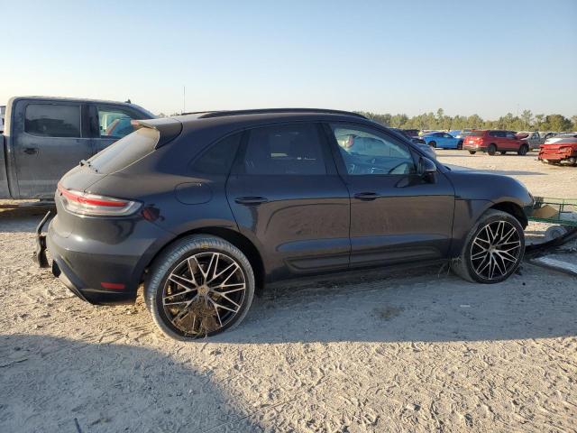 WP1AA2A59NLB00450 - 2022 PORSCHE MACAN BLACK photo 3