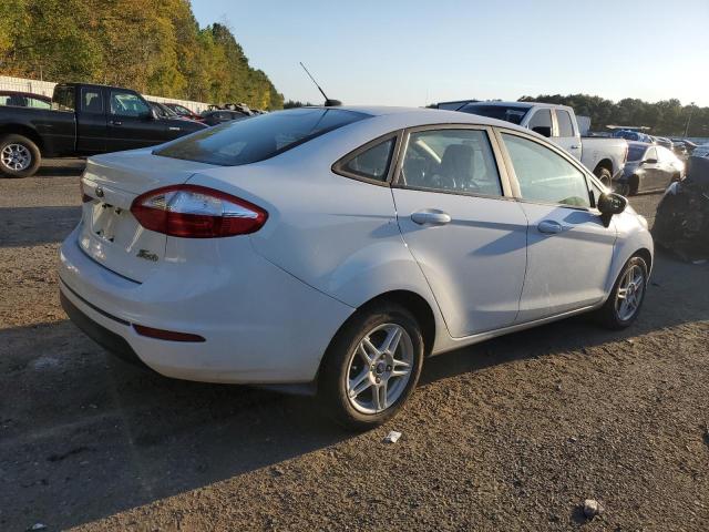 3FADP4BJ3KM108046 - 2019 FORD FIESTA SE WHITE photo 3