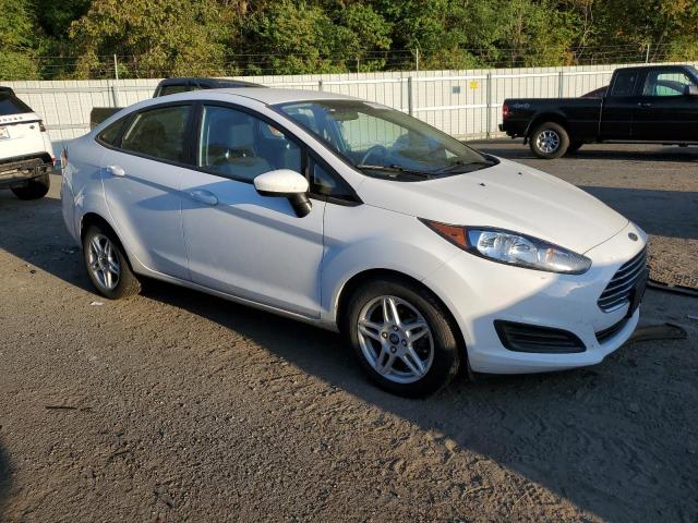 3FADP4BJ3KM108046 - 2019 FORD FIESTA SE WHITE photo 4