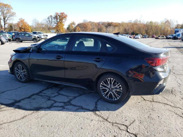 3KPF54AD6RE691303 - 2024 KIA FORTE GT LINE BLACK photo 2