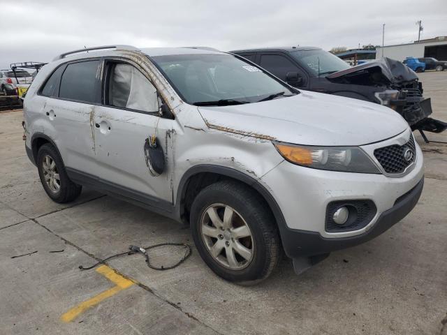 5XYKT4A6XDG416342 - 2013 KIA SORENTO LX SILVER photo 4