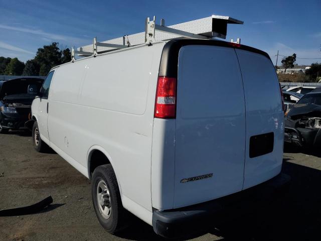 1GCWGBFGXJ1292628 - 2018 CHEVROLET EXPRESS G2 WHITE photo 2