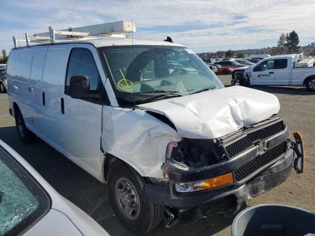 1GCWGBFGXJ1292628 - 2018 CHEVROLET EXPRESS G2 WHITE photo 4