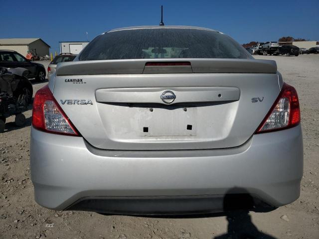 3N1CN7APXKL834370 - 2019 NISSAN VERSA S SILVER photo 6