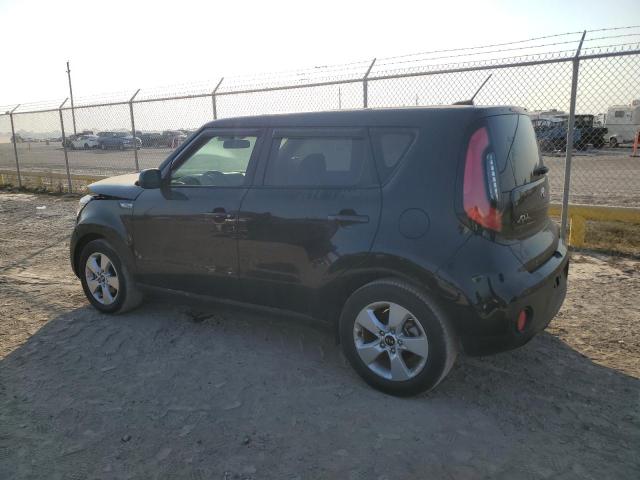 KNDJN2A24J7893770 - 2018 KIA SOUL BLACK photo 2