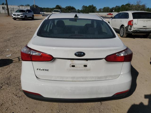 KNAFK4A68G5495847 - 2016 KIA FORTE LX WHITE photo 6