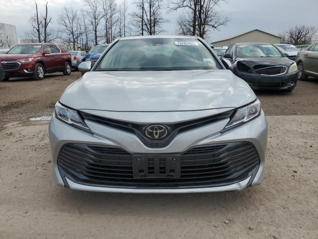 4T1C11AKXLU339308 - 2020 TOYOTA CAMRY LE SILVER photo 5