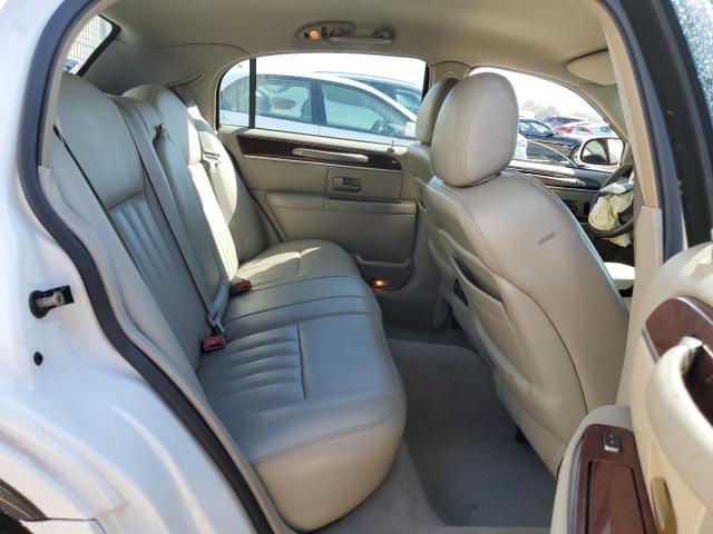 1LNHM81W84Y601636 - 2004 LINCOLN TOWN CAR EXECUTIVE WHITE photo 10
